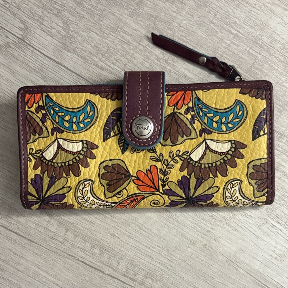 Fossil Women's Yellow and Purple Floral Wallet